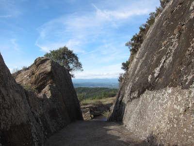 La garde freinet cite de caractere fosse du fort freinet routes touristiques du var guide touristique de la provence alpes cote d azur