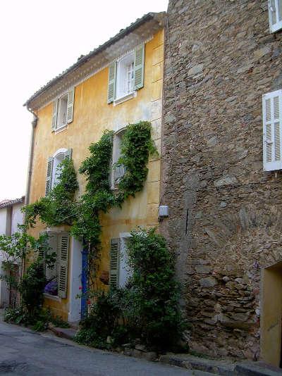 La garde freinet cite de caractere haut du lavoir routes touristiques du var guide touristique de la provence alpes cote d azur