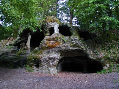 La grotte de l ermitage dans le massif de la serre routes touristiques du jura guide du tourisme de franche comte