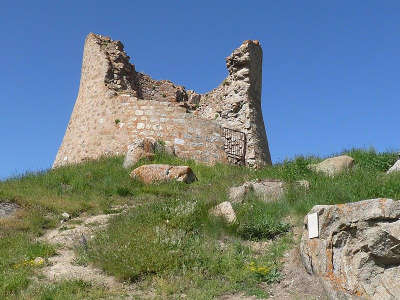 La llagonne la tour du capil route des cols des pyrenees guide touristique des pyrenees orientales