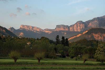 La montagne de glandasse et le cirque d archiane routes touristiques de la drome guide du tourisme de rhone alpes