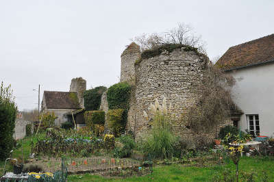 La neuville sur essonne ancien chateau fort routes touristiques dans le loiret guide du tourisme centre v