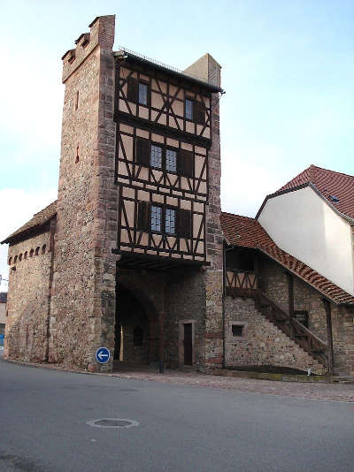 La porte de thann a cernay route des vins d alsace guide du tourisme de l alsace