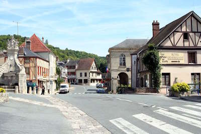 La roche guyon plus beaux villages de france routes touristiques du val d oise guide touristique de ile de france