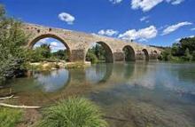 La roque sur ceze pont charles martel plus beaux villages routes touristiques du gard guide touristique du languedoc roussillon