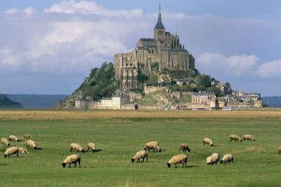 La route autour du mont saint michel routes touristiques dans la manche guide du tourisme normandie