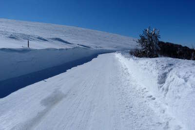 La route des cretes en hiver au kastelberg guide du tourisme alsace