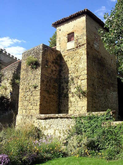 La tour des vieux remparts de mont de marsan routes touristiques des landes guide du tourisme de la nouvelle aquitaine