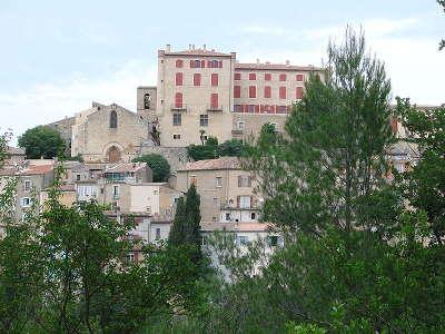 La verdiere village de caractere le chateau routes touristiques du var guide touristique de la provence alpes cote d azur