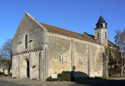 La villedieu du clain l eglise route des abbayes et monuments du haut poitou guide du tourisme de la vienne