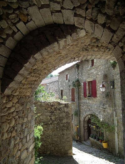 Labeaume village de caractere calade routes touristiques de l ardeche guide du tourisme rhone alpes