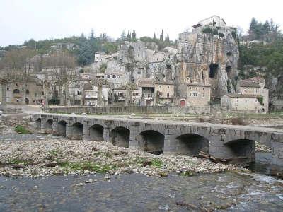 Labeaume village de caractere route touristique de l ardeche guide du tourisme de rhone alpes