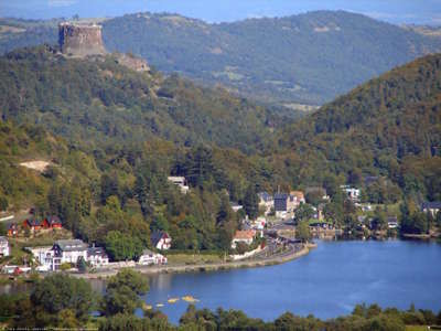 Lac chambon route des lacs d auvergne guide touristique du puy de dome