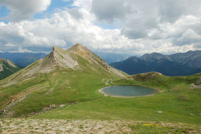 Lac de souliers les routes touristiques des hautes alpes guide du tourisme de provence alpes cote d azyr