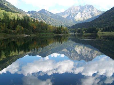 Lac de vallon bellevaux routes touristiques de haute savoie guide du tourisme de rhone alpes