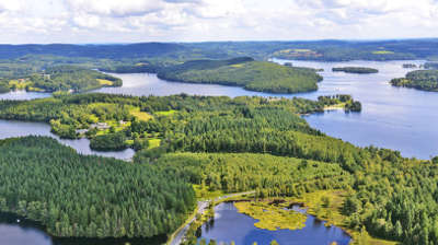 Lac de vassiviere routes touristiques de la haute vienne guide du tourisme du limousin