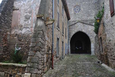 Lagrasse plus beau village de france routes touristiques de aude guide du tourisme d occitanie