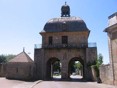 Langres ville d art et d histoire porte des moulins routes touristiques dans la haute marne guide du tourisme grand est