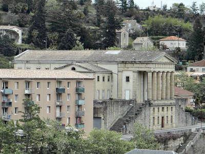 Largentiere cite medieval palais de justice routes touristiques de l ardeche guide du tourisme rhone alpes