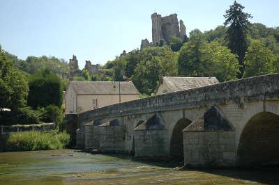 Lavardin plus beau village de france le pont les routes touristiques dans le loir et cher guide du tourisme centre val de loire