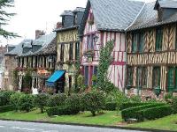 Le bec hellouin plus beaux villages les routes touristique de eure guide du tourisme normandie