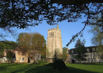 Le bec hellouin plus beaux villages tour saint nicolas routes touristique de eure guide du tourisme normandie