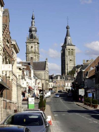 Le cateau cambresis le beffroi et le clocher de la collegiale routes touristiques du nord guide touristique nord pas de calais