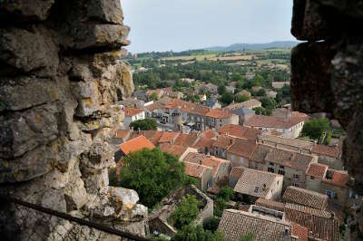 Le caylar vue du chateau routes touristique de l herault guide du tourisme du languedoc roussillon