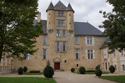 Le chateau d avanton route des abbayes et monuments du haut poitou guide du tourisme de la vienne