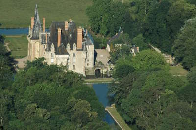 Le chateau d avrilly route historique des chateaux d auvergne guide du tourisme de l allier