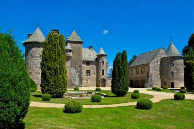 Le chateau de cordes orcival les routes touristiques du puy de dome guide touristique auvergne