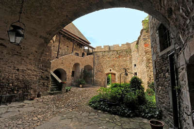 Le chateau de lespinasse route historique des chateau d auvergne guide du tourisme du haute loire