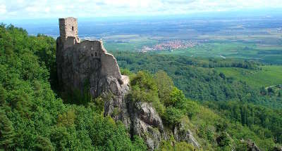 Le chateau du girsberg route des carpes frites guide du tourisme du haut rhin alsace