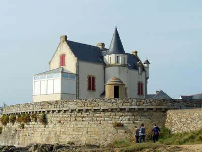 Le croisic petite cite de caractere le manoir de pen castel route touristique de loire atlantique guide du tourisme des pays de la loire