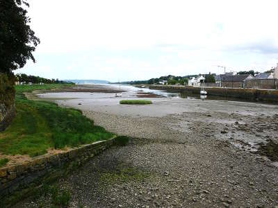 Le faou petite cite de caractere la riviere du faou a maree basse routes touristiques dans le finistere guide du tourisme en bretagne