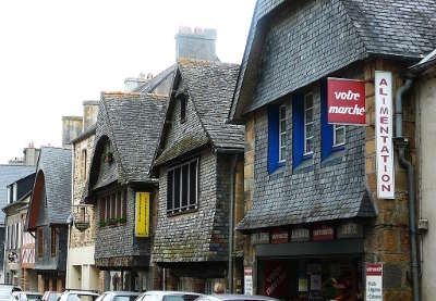 Le faou petite cite de caractere maison feodale typique au centre de le faou routes touristiques dans le finistere guide du tourisme en bretagne