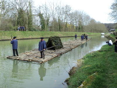 Le flottage en bois routes touristiques dans l yonne guide du tourisme en bourgogne