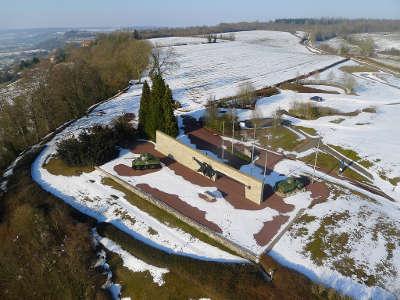 Le memorial de montormel a coudehard routes touristiques de l orne guide du tourisme normandie