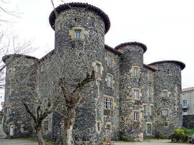 Le monastier sur gazeille le chateau routes touristiques de la haute loire guide touristique de l auvergne