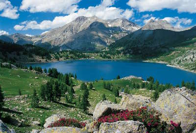 Le parc naturel regional des prealpes d azur entre les vallees de la siagne du loup de la cagne route touristique des alpes maritimes guide du tourisme des alpes maritimes paca