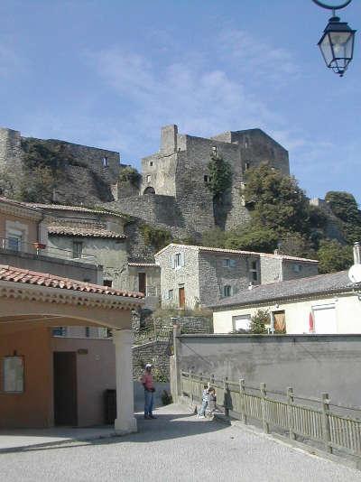 Le poet celard village perche routes touristiques de la drome guide touristique de rhone alpes