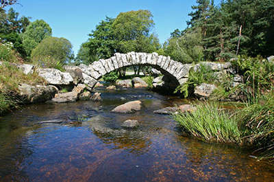 Le pont de senoueix parc naturel regional de millevaches routes touristique de correze guide touristique du limousin