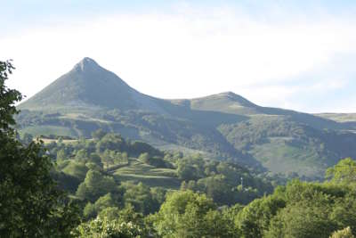 Le puy griou routes touristiques du cantal guide touristique auvergne