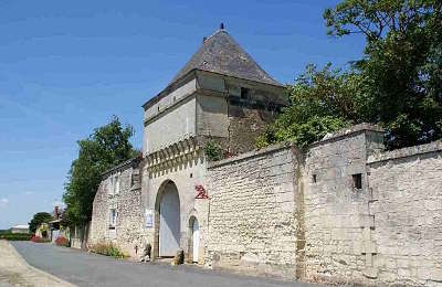 Le puy notre dame petite cite de caractere chateau beauregard routes touristiques de maine et loire guide du tourisme du pays de la loire