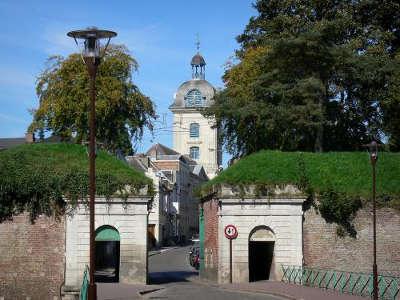 Le quesnoy portes fortifies routes touristiques du nord guide touristique nord pas de calais