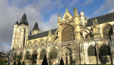 Les andelys la collegiale notre dame routes touristiques de eure guide du tourisme de haute normandie