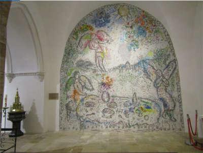 Les arcs sur argens la chapelle sainte roseline decoration de chagall routes touristiques du var guide touristique de la provence alpes cote d azur