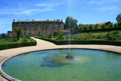 Les jardins du chateau d hauterive jardins remarquebles routes touristiques du puy de dome guide du tourisme d auvergne