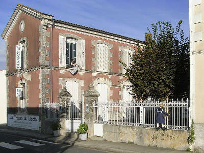 Les tresors de lisette route des tresors de saintonge guide du tourisme de la charente maritime