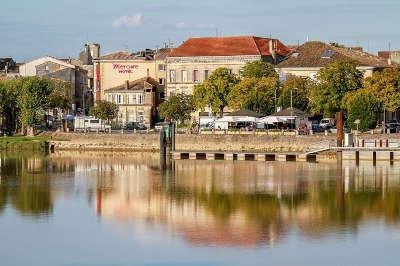 Libourne le port route touristique de la gironde guide touristique de l aquitaine